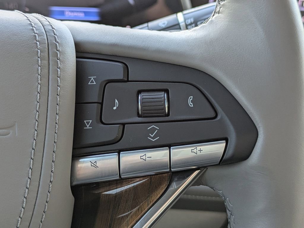 Certified 2024 Cadillac Escalade ESV Premium Luxury Platinum w/ Heavy-Duty Trailer Package image 35