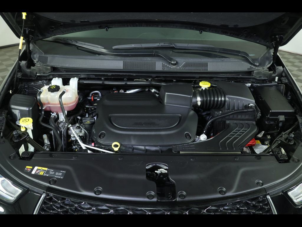 Used 2024 Chrysler Pacifica Touring-L image 17