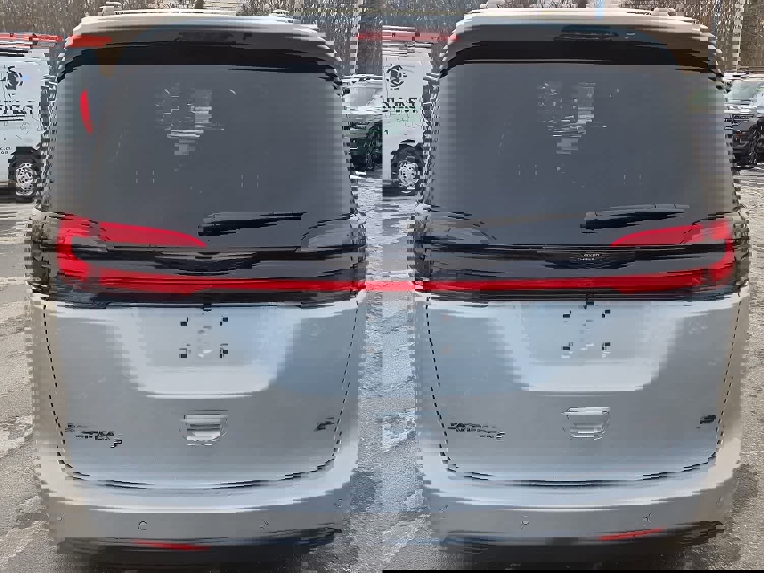 New 2026 Chrysler Pacifica Select w/ S Appearance Package image 9