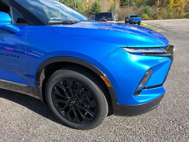 New 2025 Chevrolet Blazer Premier w/ LPO, Black Sport Package image 9