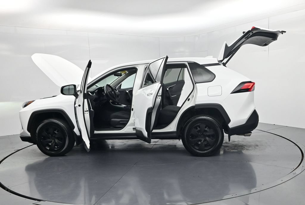 Used 2024 Toyota RAV4 LE AWD/4WD image 59