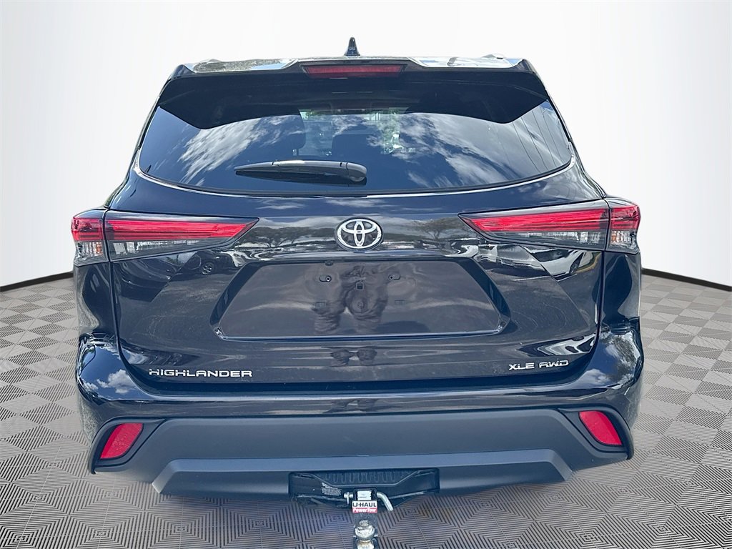 Used 2022 Toyota Highlander XLE image 6