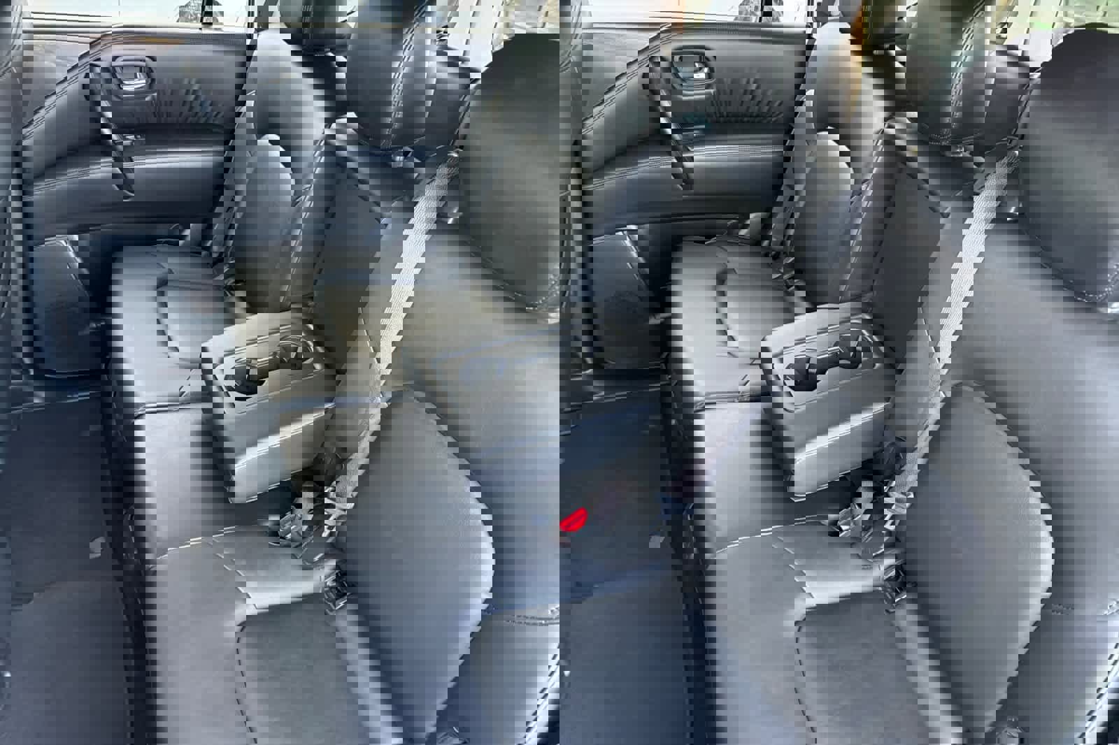 Used 2024 Nissan Armada SV AWD/4WD image 4