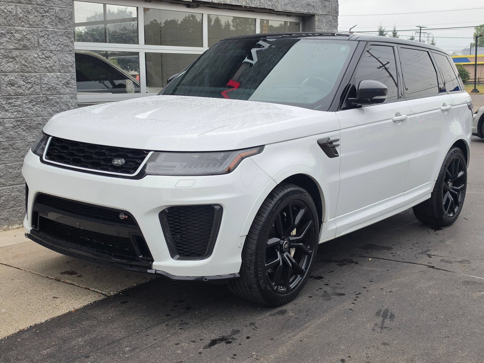 Used 2020 Land Rover Range Rover Sport SVR AWD/4WD image 1