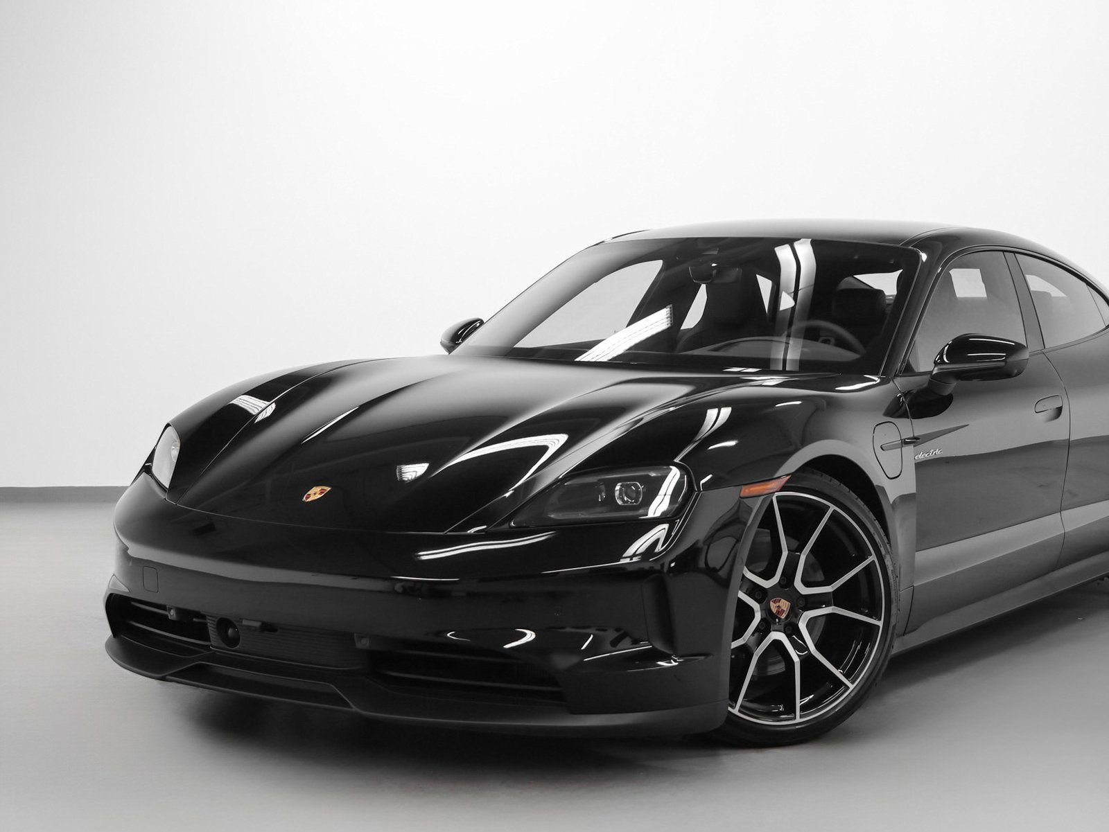 New 2025 Porsche Taycan image 7