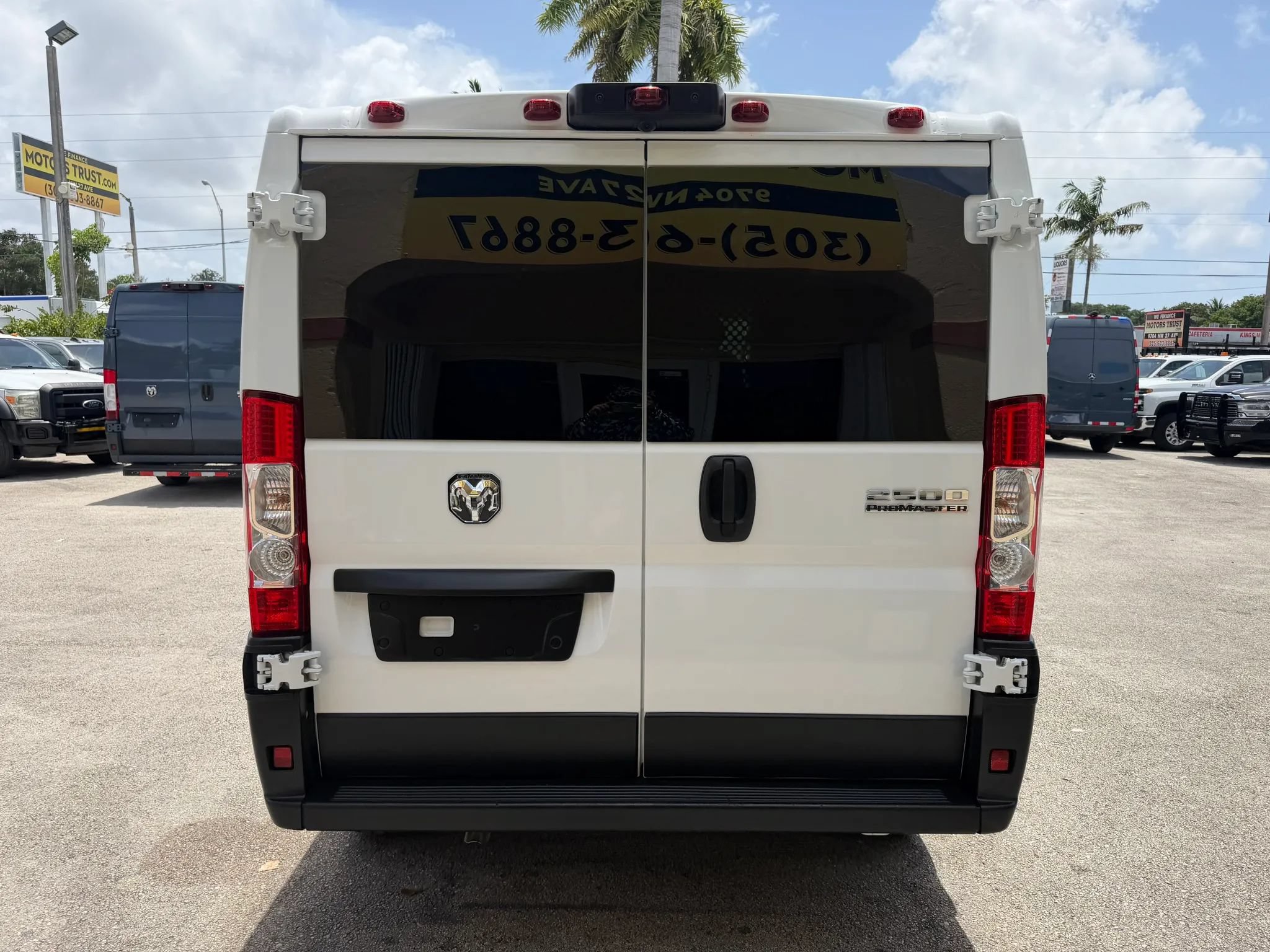 Used 2025 RAM ProMaster 2500 w/ U-Haul Equipment Group FWD image 4