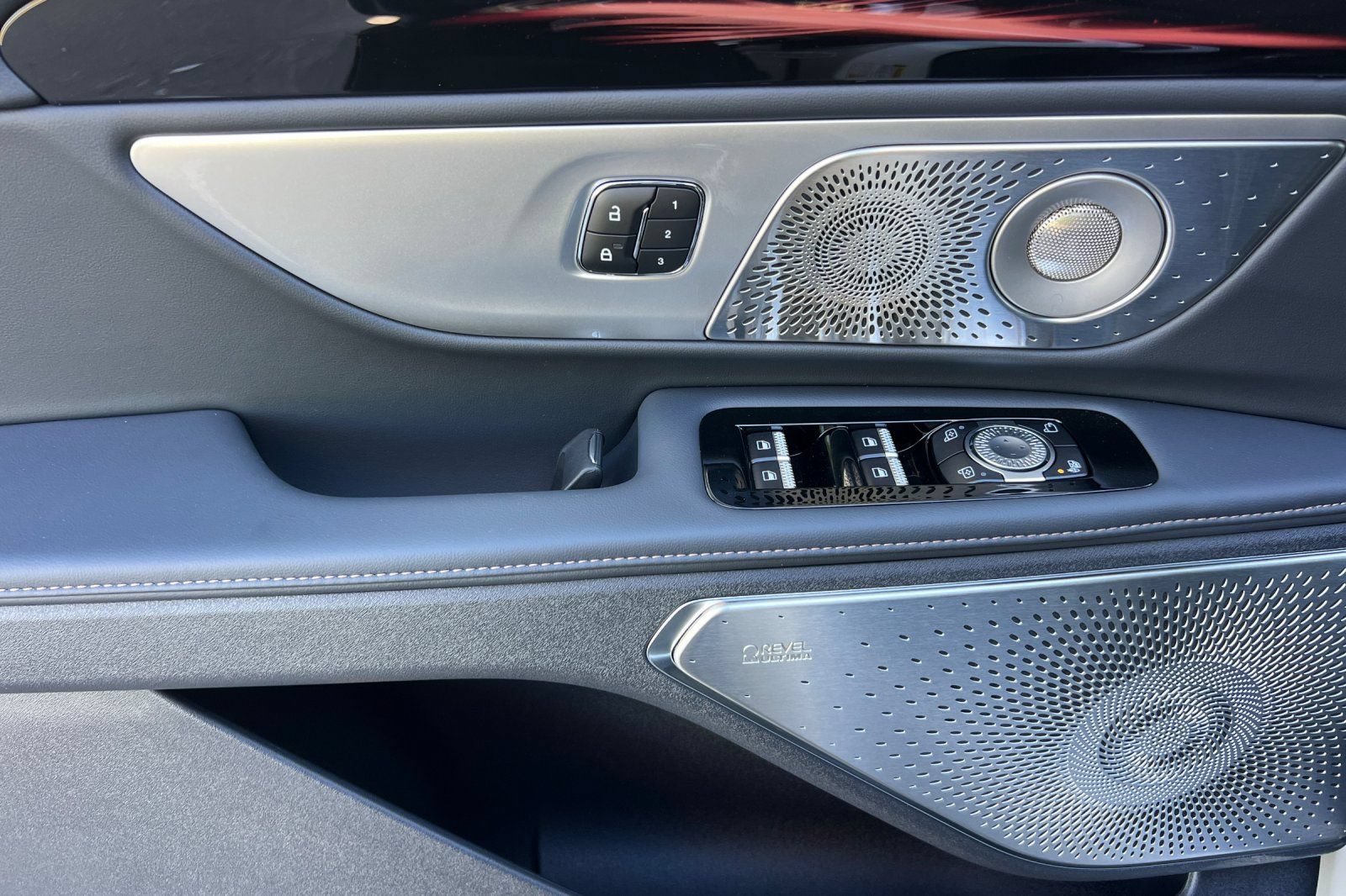 New 2026 Lincoln Nautilus Reserve AWD/4WD image 8