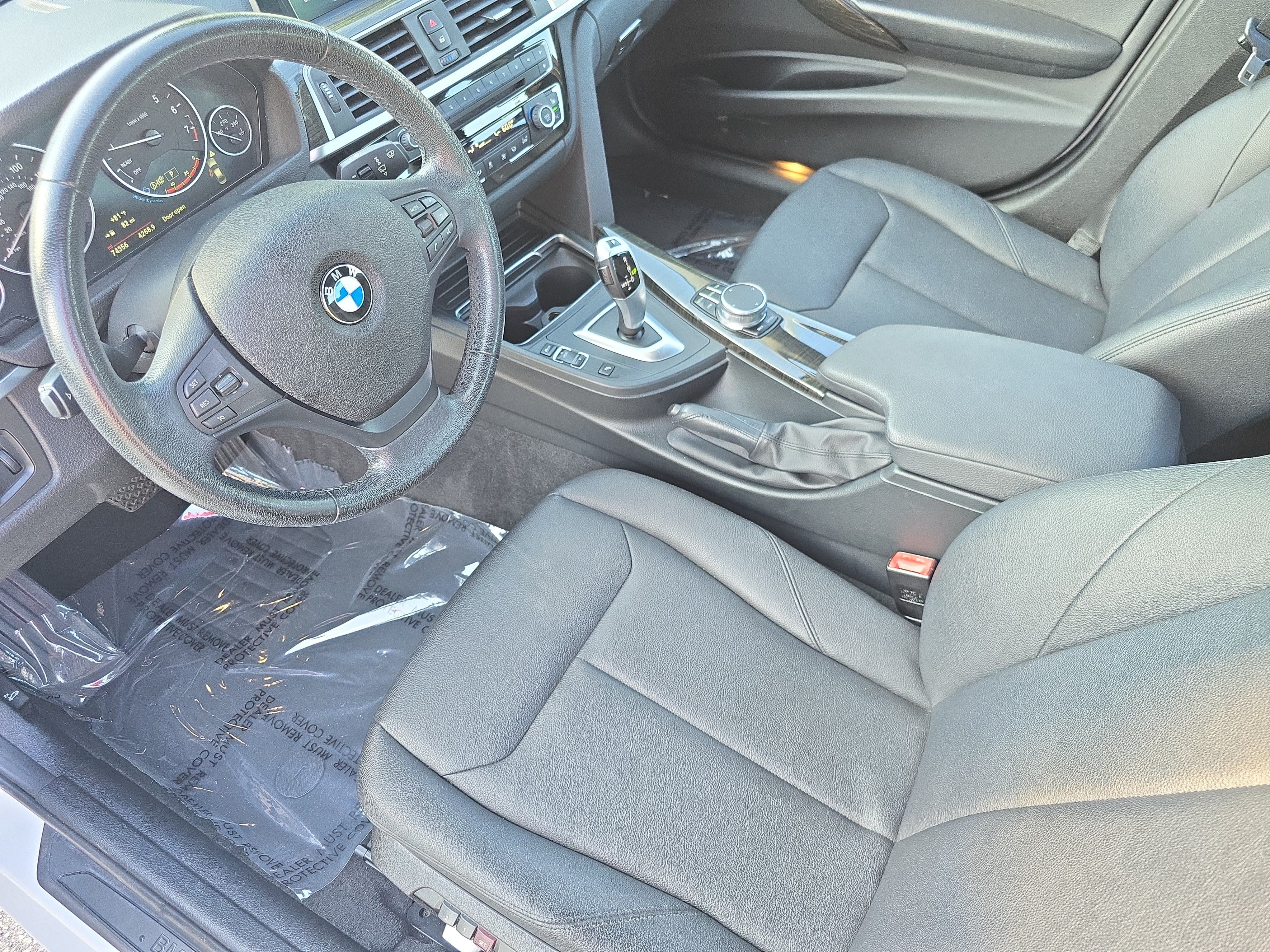 Used 2017 BMW 320i xDrive Sedan AWD/4WD image 15