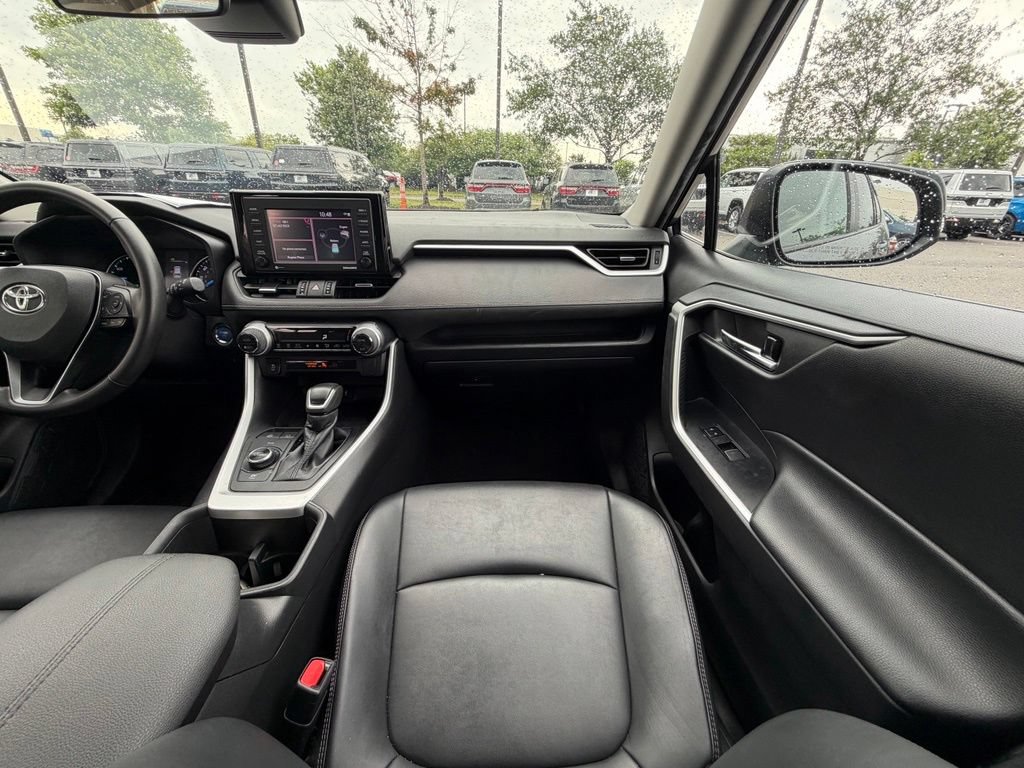Used 2022 Toyota RAV4 XLE Premium AWD/4WD image 20