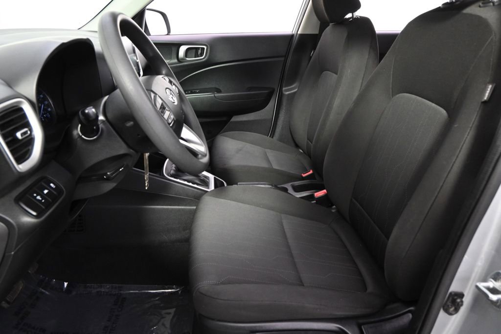 Used 2021 Hyundai Venue SE image 13