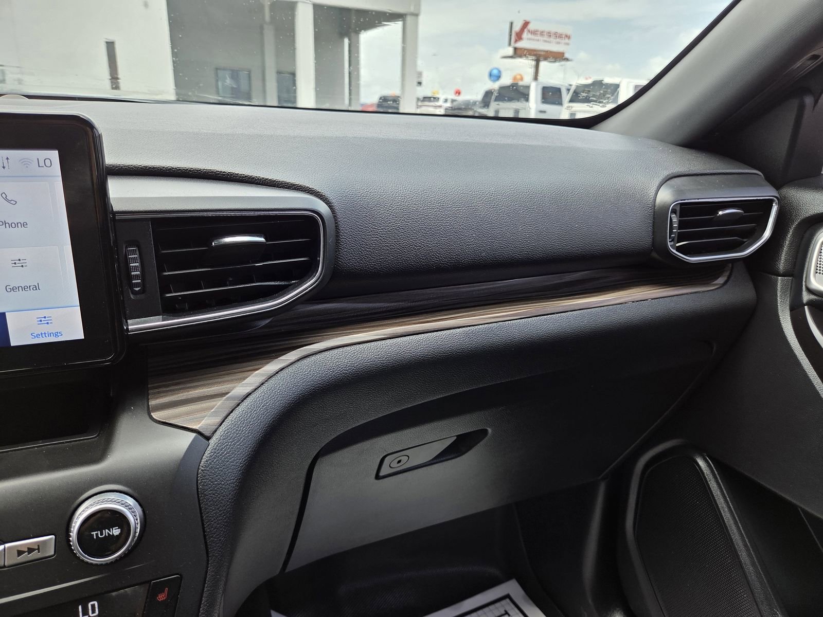 Used 2020 Ford Explorer Limited RWD image 30