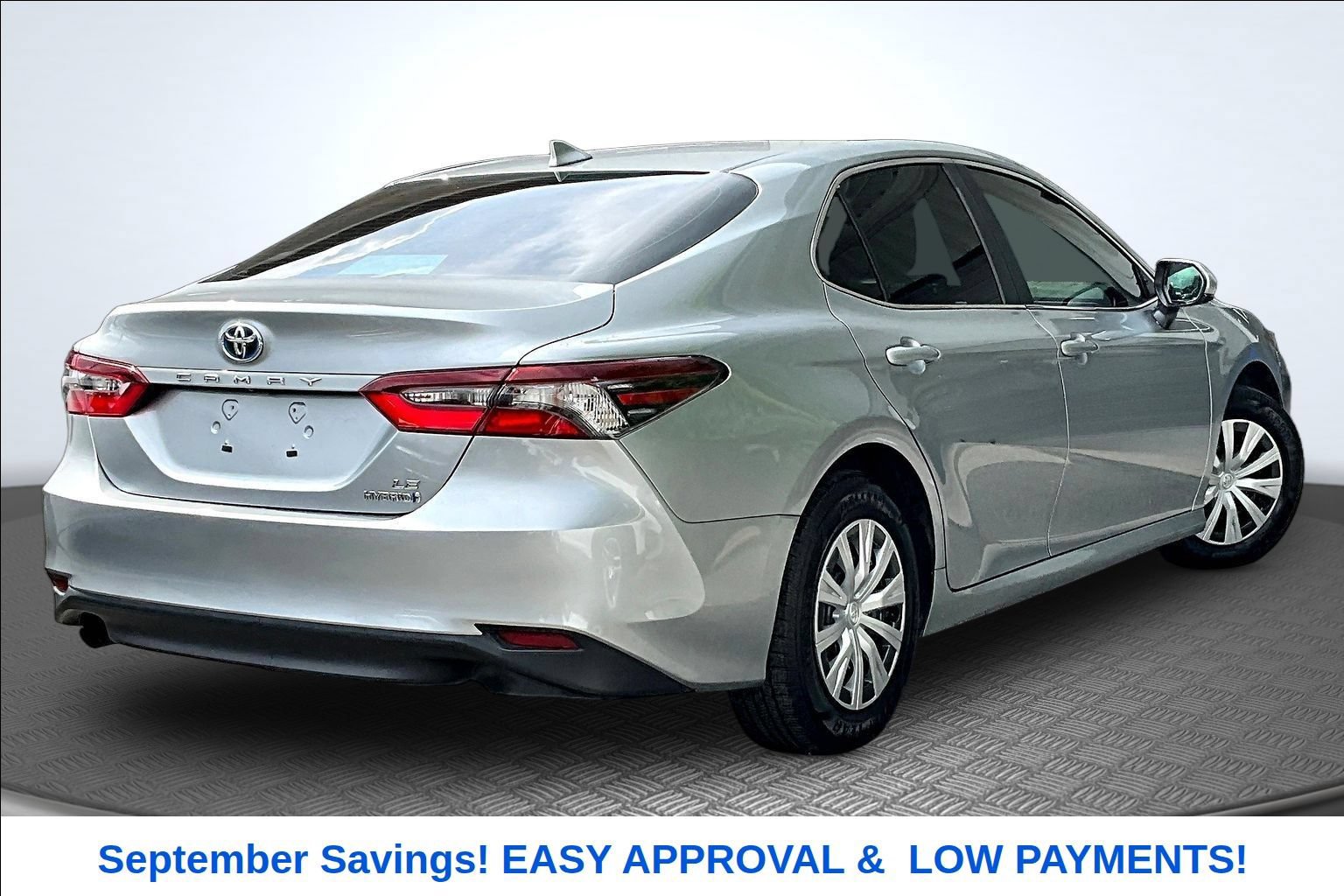 Used 2024 Toyota Camry LE FWD image 5