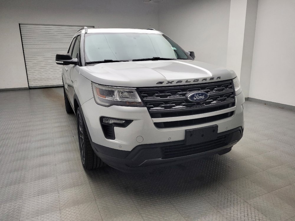 Used 2018 Ford Explorer XLT w/ Equipment Group 202A AWD/4WD image 14