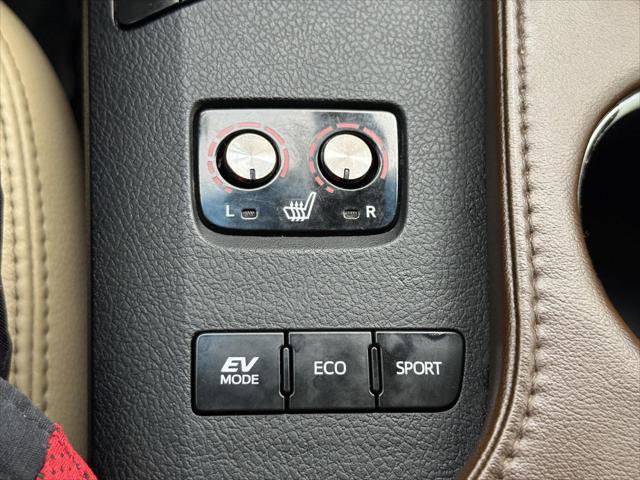 Certified 2017 Toyota Avalon XLE Plus w/ All Weather Liner Package FWD image 26