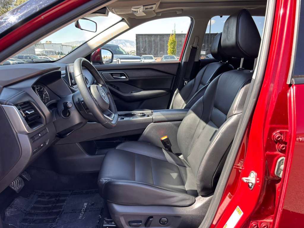 Used 2021 Nissan Rogue SV w/ Premium Package image 25