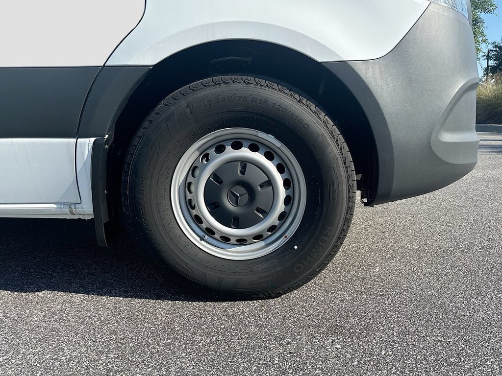 New 2025 Mercedes-Benz eSprinter 170 Cargo image 10