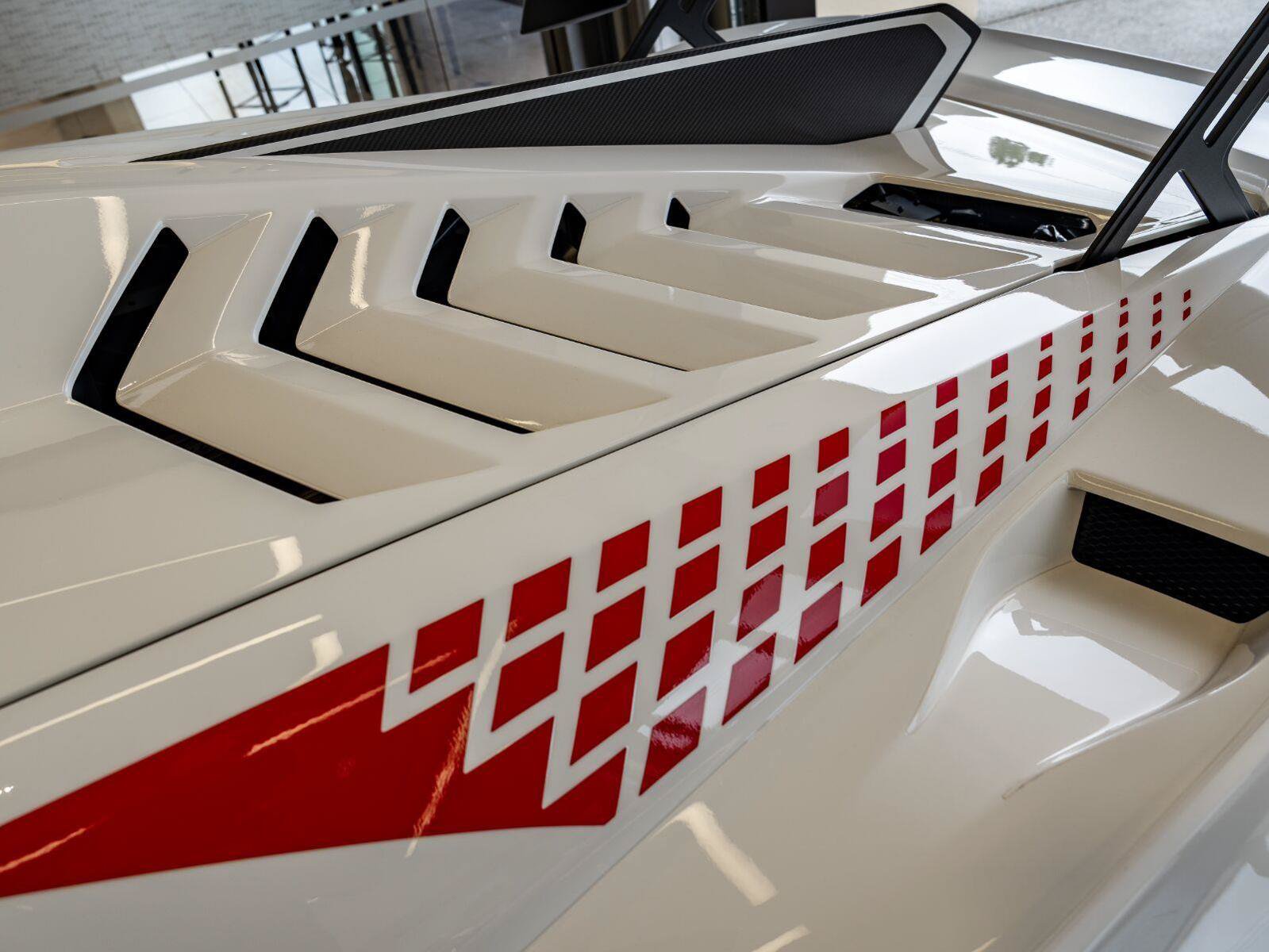 Used 2022 Lamborghini Huracan STO RWD image 37