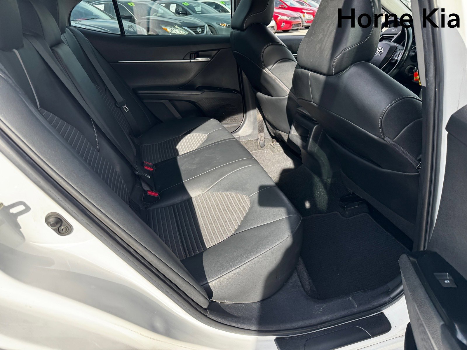 Used 2020 Toyota Camry SE image 28