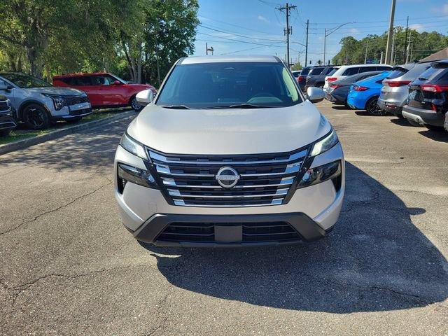 Used 2024 Nissan Rogue SV AWD/4WD image 5
