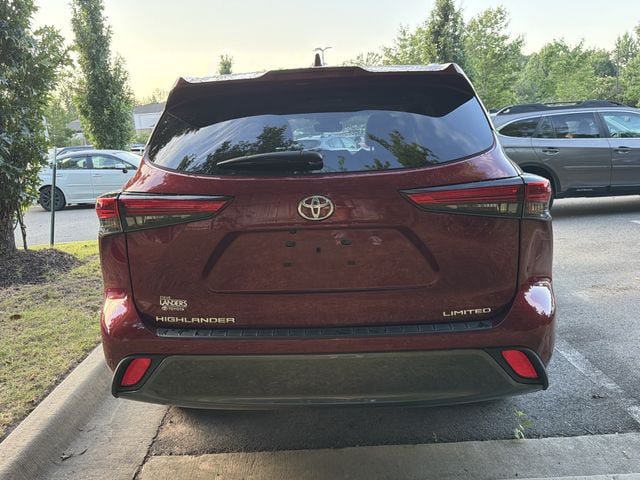 Used 2022 Toyota Highlander Limited FWD image 5