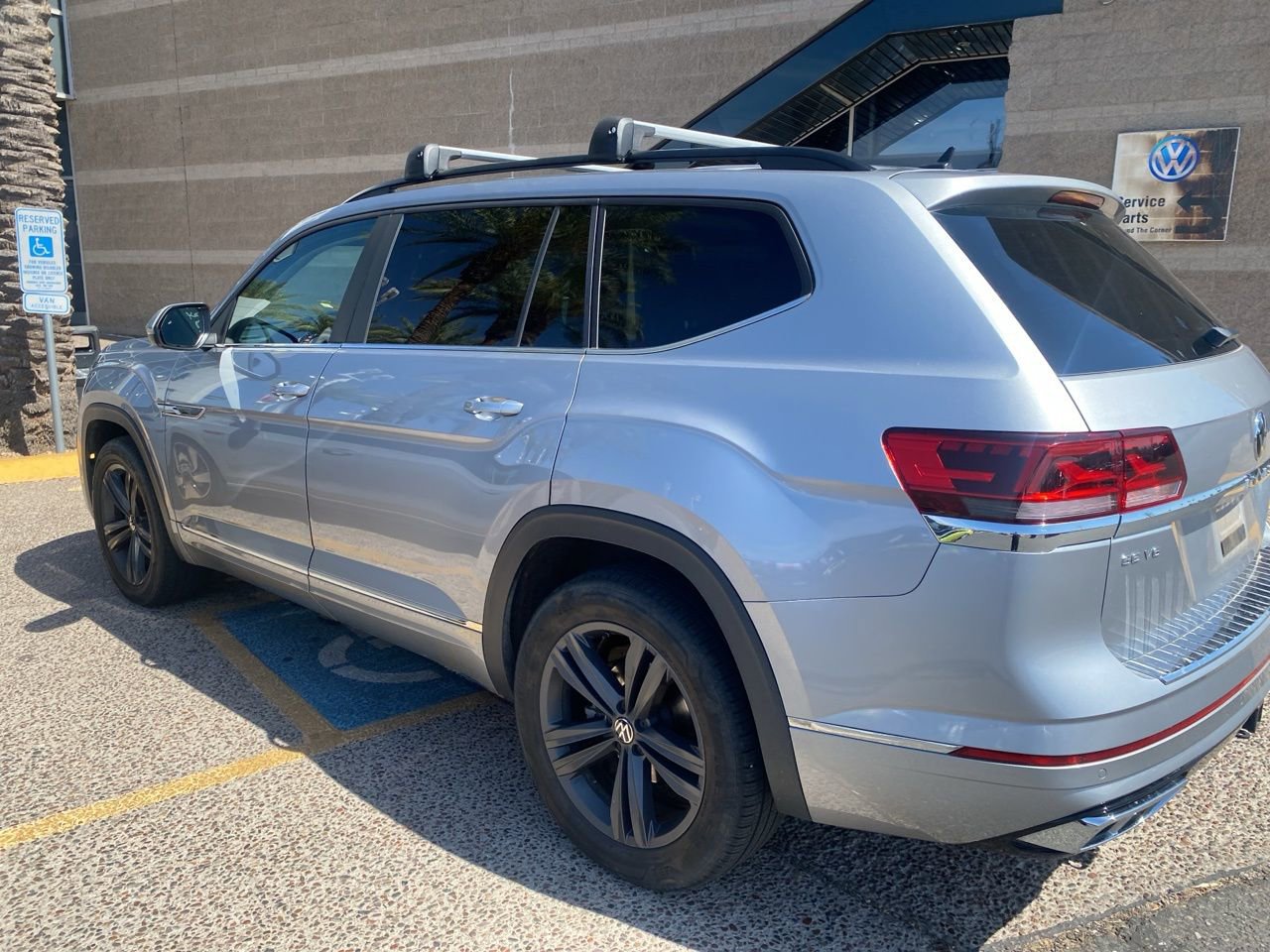 Used 2021 Volkswagen Atlas SE FWD image 3