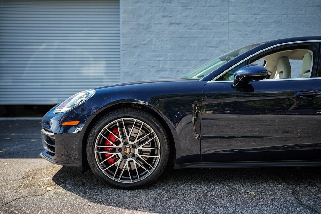Used 2022 Porsche Panamera 4S w/ Premium Package image 10