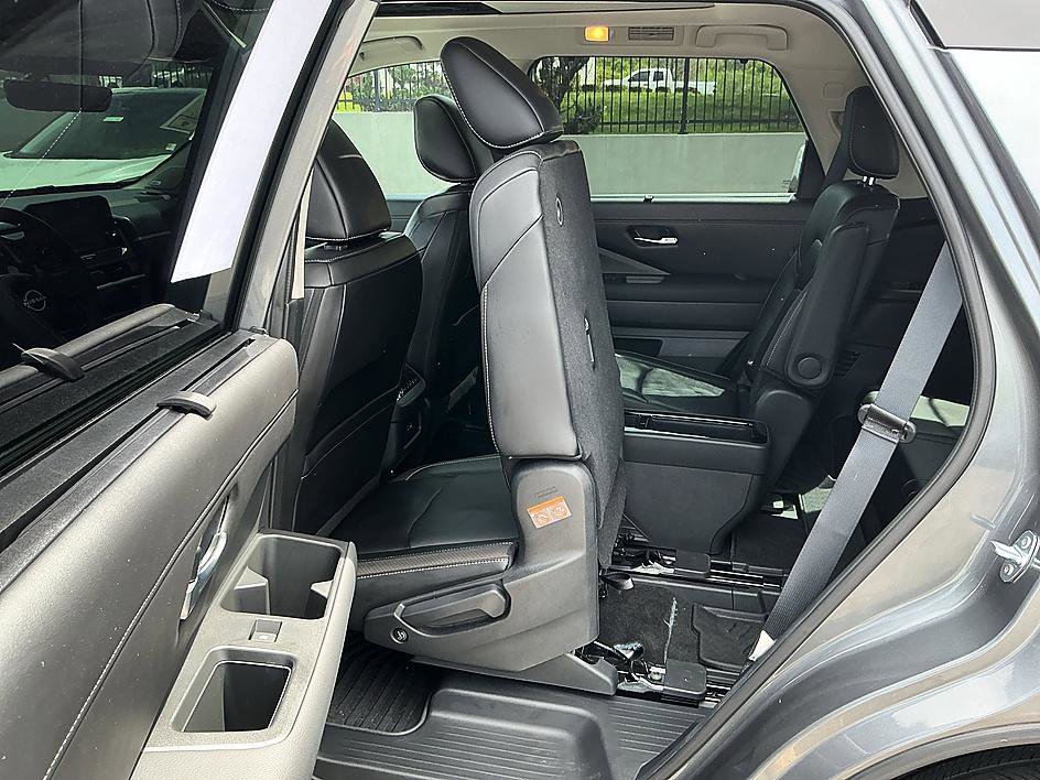 Certified 2024 Nissan Pathfinder SL w/ SL Premium Package image 28