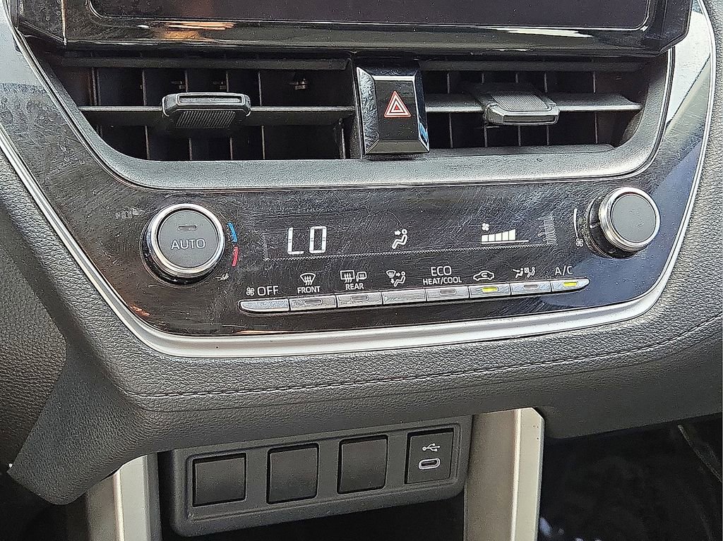 Used 2023 Toyota Corolla Cross LE image 29