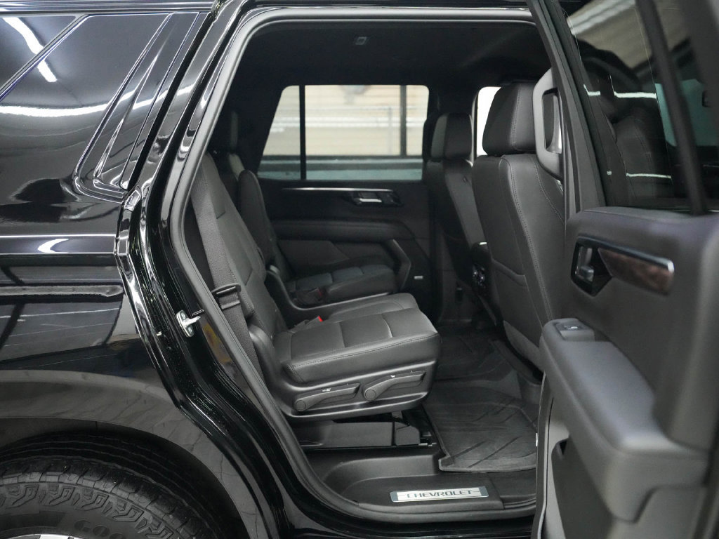 Used 2025 Chevrolet Tahoe Z71 w/ Comfort Package AWD/4WD image 33