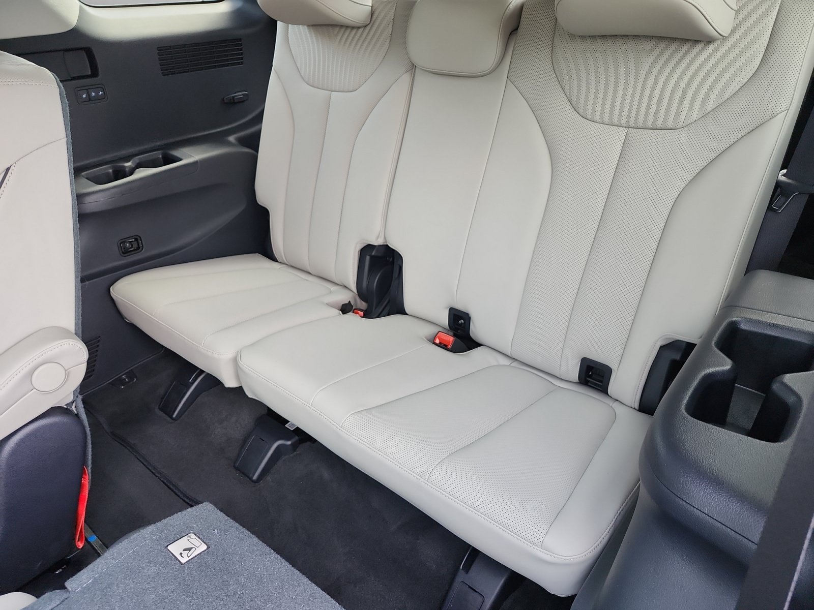 Used 2025 Hyundai Palisade Calligraphy AWD/4WD image 14