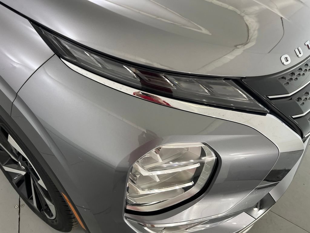 Used 2023 Mitsubishi Outlander SE FWD image 34