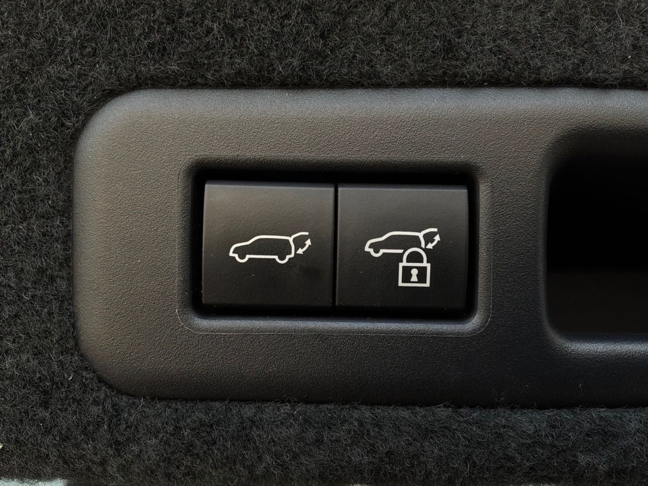 Used 2022 Lexus RX 450h AWD w/ Premium Package image 14
