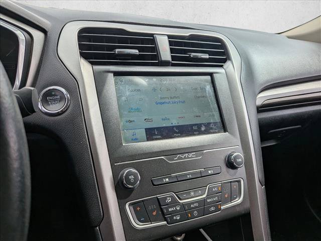 Used 2020 Ford Fusion SEL FWD image 12