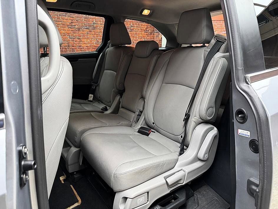 Used 2023 Honda Odyssey EX-L image 4