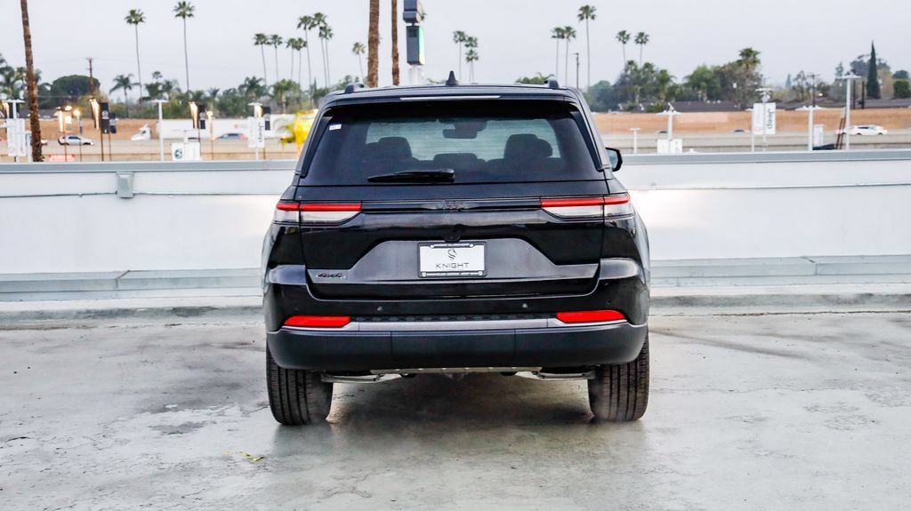New 2026 Jeep Grand Cherokee Limited w/ Limited Altitude Package AWD/4WD image 8