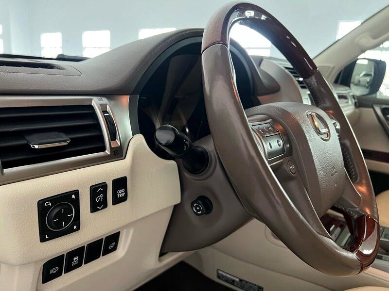 Used 2013 Lexus GX 460 Premium image 26