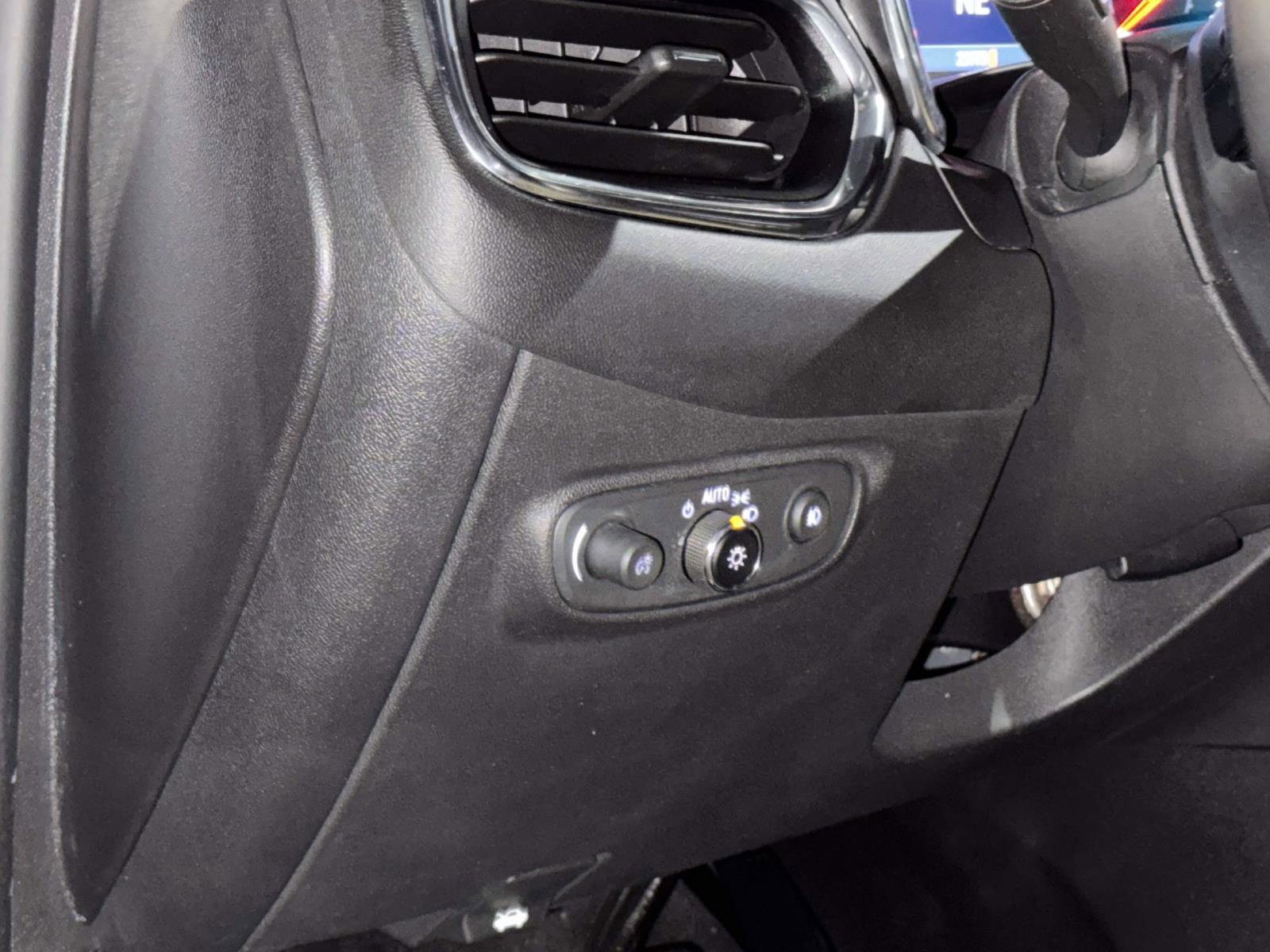 Used 2024 Chevrolet Equinox Premier image 15