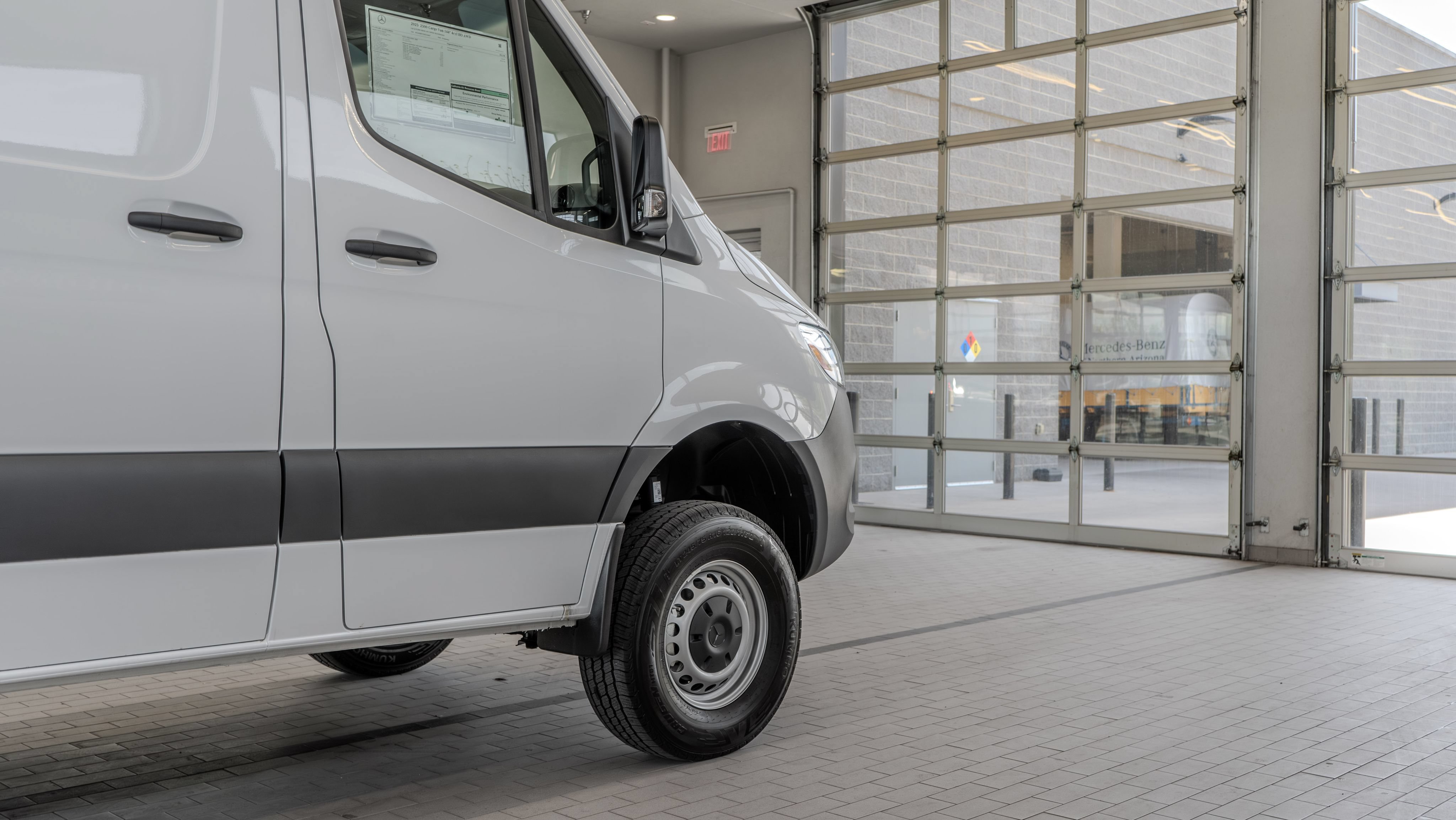 Used 2025 Mercedes-Benz Sprinter 2500 image 30