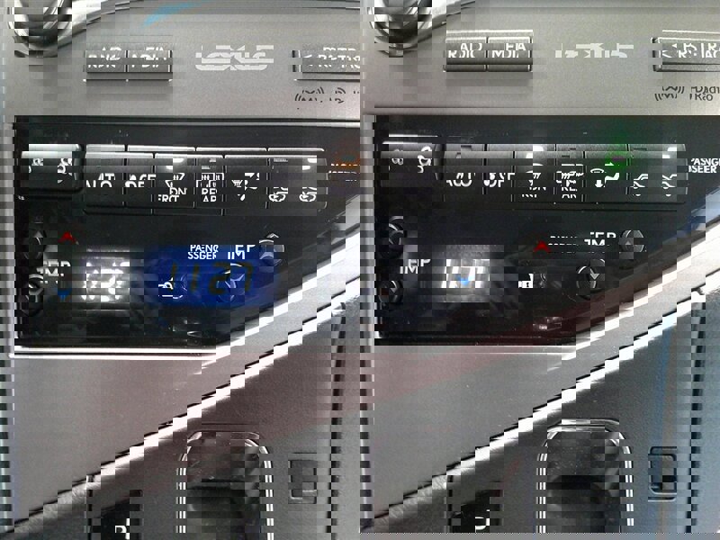 Used 2015 Lexus RX 450h AWD image 25