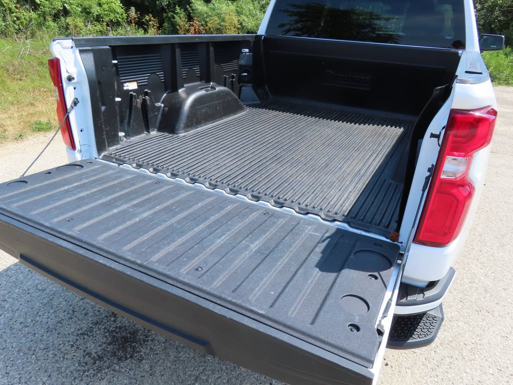 Used 2025 Chevrolet Silverado 1500 RST AWD/4WD image 17