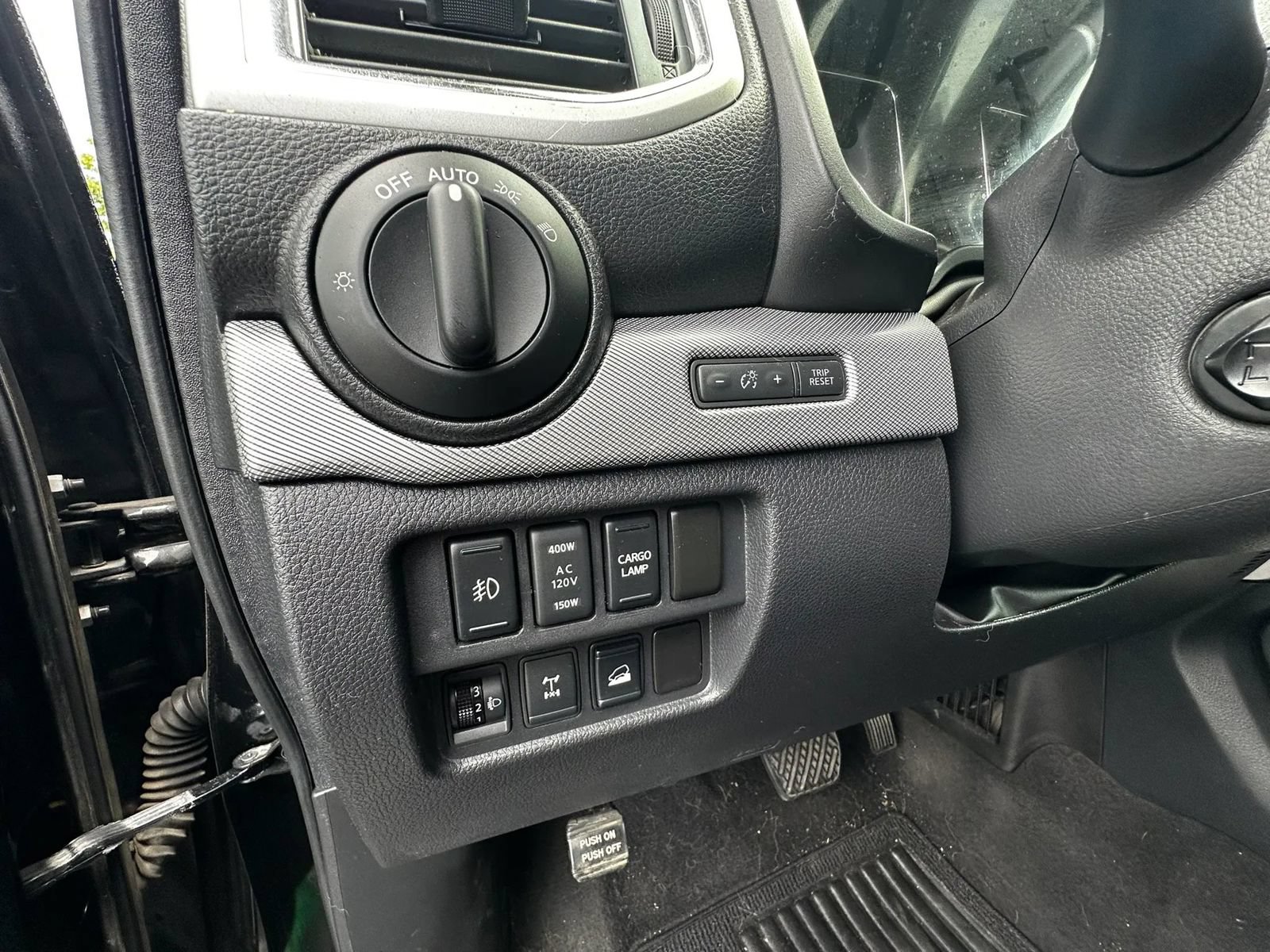 Used 2017 Nissan Titan PRO-4X w/ Pro-4x Convenience Package AWD/4WD image 29