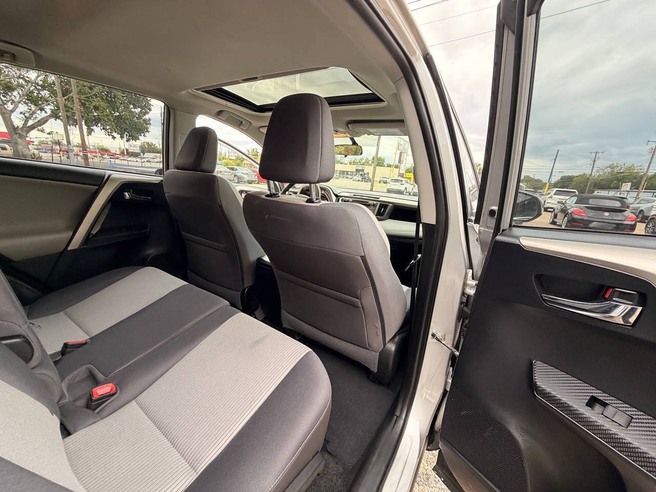 Used 2014 Toyota RAV4 XLE FWD image 14