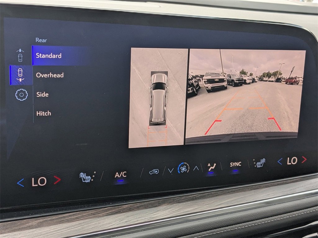 Used 2025 Chevrolet Suburban Z71 image 19