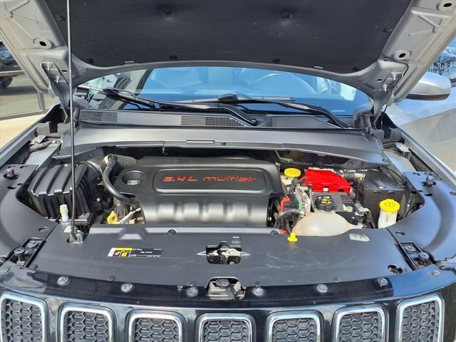 Used 2020 Jeep Compass Latitude image 14