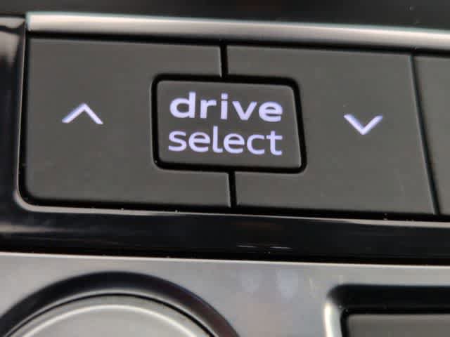 Used 2019 Audi Q8 Premium Plus w/ Premium Plus image 42