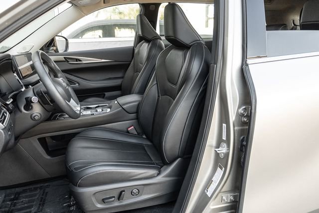 Used 2024 INFINITI QX60 Luxe w/ Performance Audio Package AWD/4WD image 12