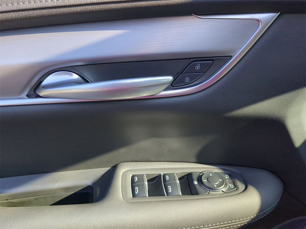 New 2025 Cadillac XT5 Luxury image 22