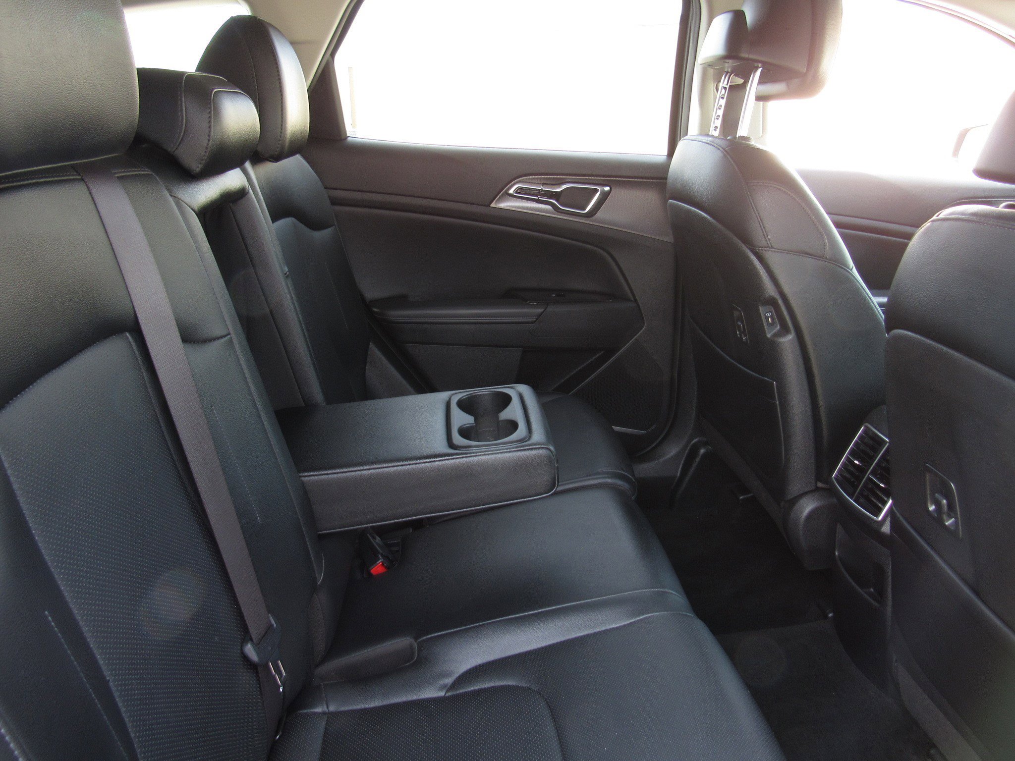 Used 2024 Kia Sportage SX image 12