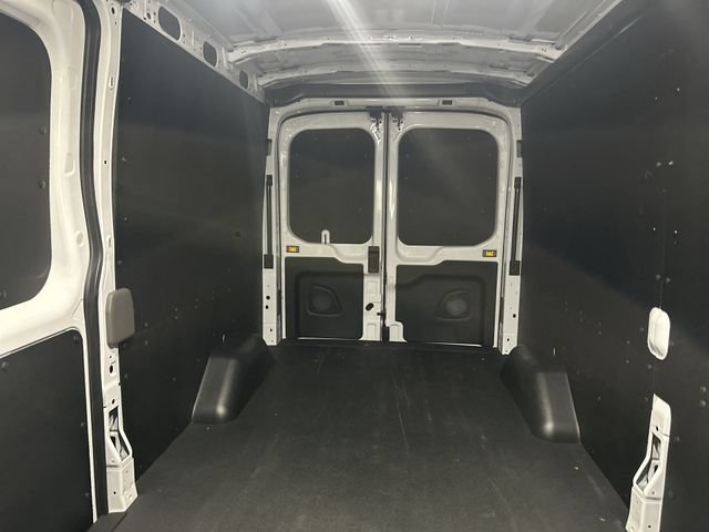 New 2026 Ford Transit 250 148 Medium Roof w/ Load Area Protection Package RWD image 30