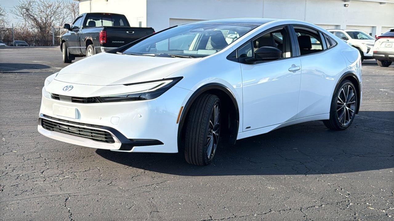 New 2026 Toyota Prius XLE image 3